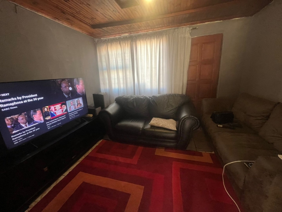 2 Bedroom Property for Sale in Kwazakhele Eastern Cape